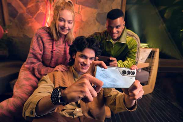 Smartphones TECNO CAMON 40